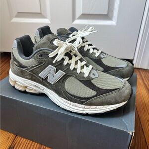 New Balance 2002r Men's Olive and Gray Sneakers sz 10 like new M2002RHN